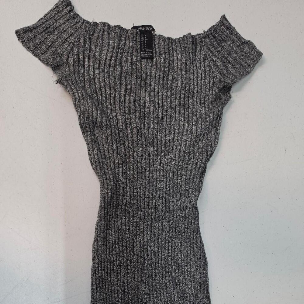 Forever 21 gray ribbed off